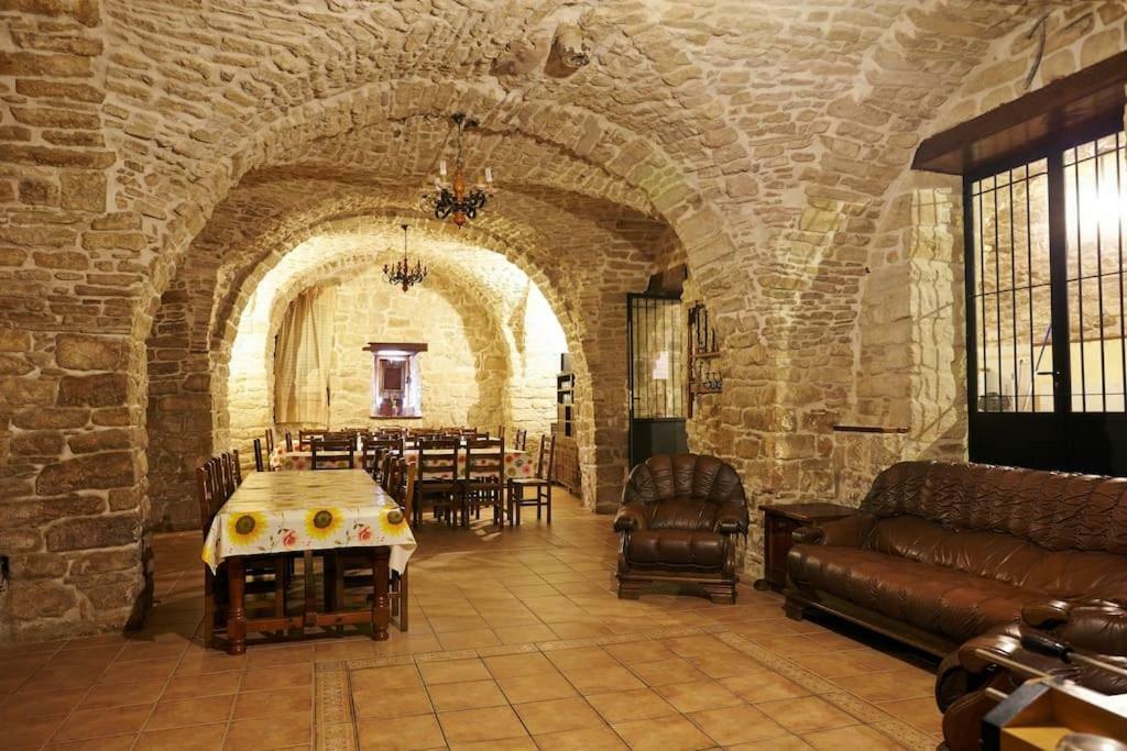 El Diezmo Artajona المظهر الخارجي الصورة